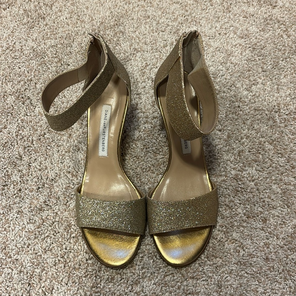Diane Von Furstenberg pumps
